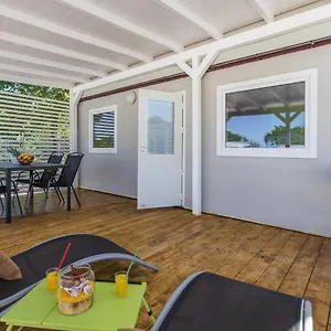 Zelena Laguna Mobile Homes Vakantiepark Mugeba